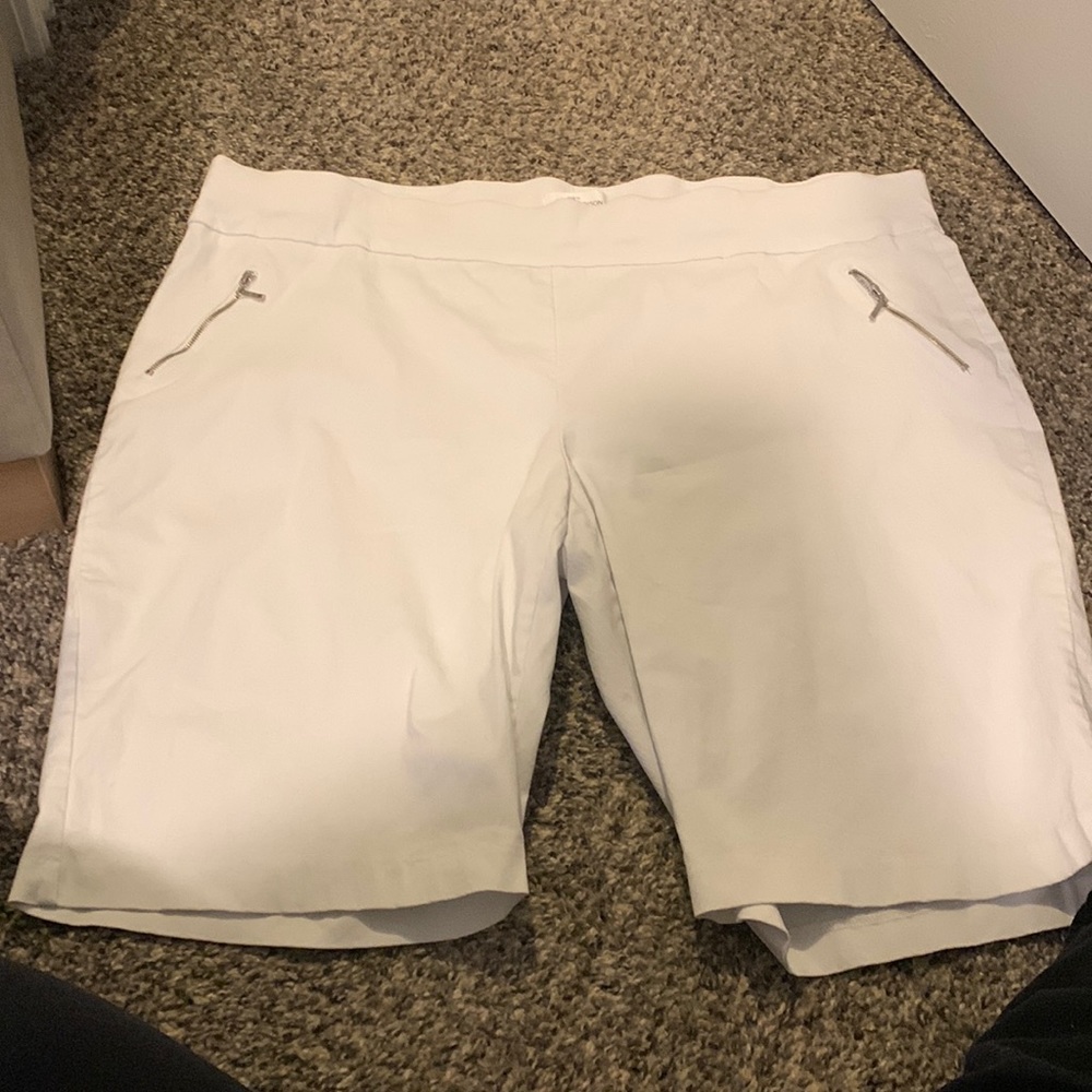 White Capri dress pants  never worn